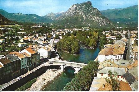 POSTAL A4882: Vista general de Tarascon sur Ariege