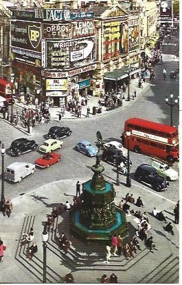 POSTAL A4907: Picadilly Circus en Londres