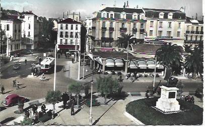 POSTAL A4827: Place Arago de Perpignan
