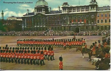 POSTAL A4925: Desfile militar en Londres