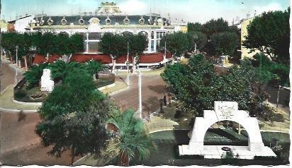 POSTAL A4832: Place de la Catalogne en Perpignan