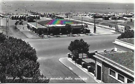 POSTAL A4969: Vista parcial de Forte dei Marmi
