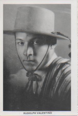 Postal E07831: Las Mas Bellas Postales. Los Galanes Miticos del Cine. Rudolph Valentino