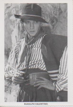 Postal E07864: Las Mas Bellas Postales. Cine de los años 20 y 30. Rudolph Valentino