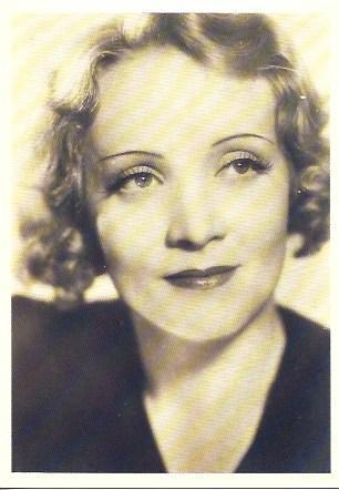 POSTAL A6007: Marlene Dietrich