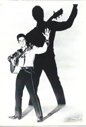 POSTAL A5657: Elvis Presley en Loving You