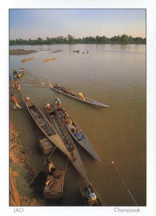 POSTAL PV07069: Lifes at sun set, Champasak, Lao