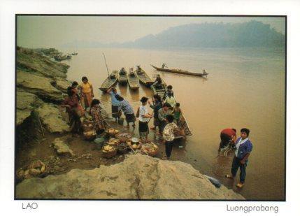 POSTAL PV07072: Lifes along Mekong river, Luangprabang, Lao
