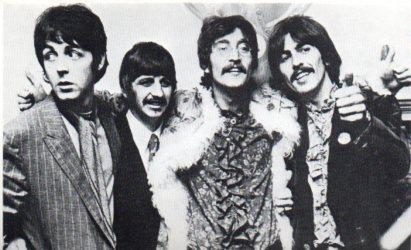 POSTAL PV07339: Los Beatles
