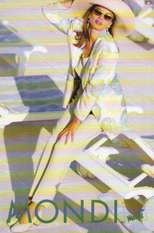 POSTAL PV07261: Publicidad Mondi. Modelo sentada en tumbona