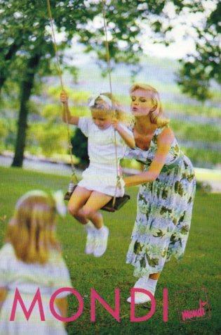 POSTAL PV07263: Publicidad Mondi. Modelo columpiando a una niña