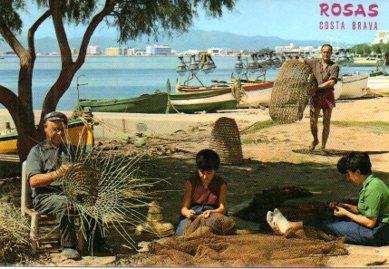POSTAL PV07606: Escena tipica de pescadores  en la playa de Rosas, Gerona