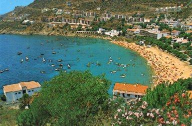 POSTAL PV07633: Playa y zona residencial en Canyelles Petites, Rosas