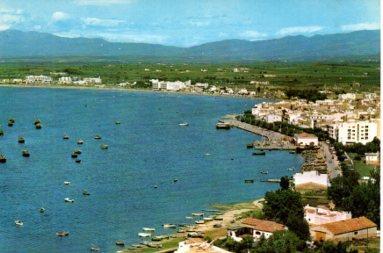 POSTAL PV07632: Vista parcial de la bahia y el puerto de Rosas, Gerona