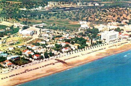 POSTAL PV07595: Playa, cine teatro y alrededores de Comarryga