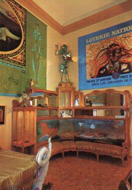 POSTAL PV07691: Mueble de Gaudi y poster de la suerte de los 3.000.000 millones de francos