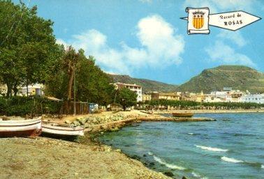 POSTAL PV07643: Vista parcial de una playa en Rosas, Gerona