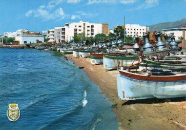 POSTAL PV07660: Barcas de pesca en la Playa de Pescadores de Rosas, Gerona