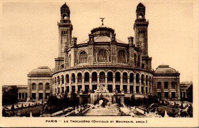 POSTAL PV08147: Trocadero (Davioud et Bourdais arch), Paris