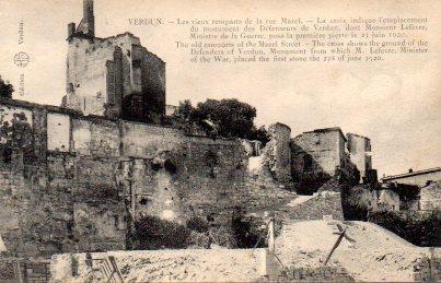 POSTAL PV08160: Les vieux remparts de la rue Mazel, Verdum