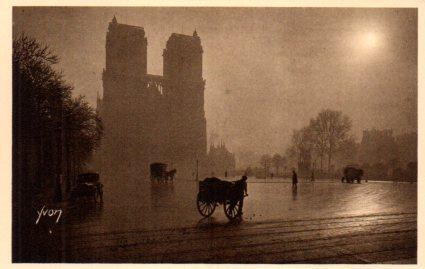 POSTAL PV08264: Le Parvis de Notre-Dame, Paris