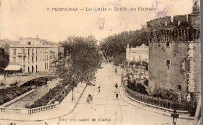 POSTAL PV08186: Les Quais et Entree des Platanes, Perpignan