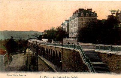 POSTAL PV08163: Le Boulevard des Pyrenees, Pau