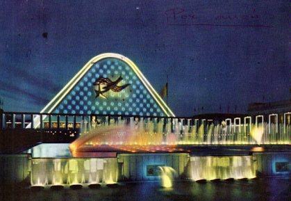 POSTAL PV07830: Façade du Grand Palais et Fontaines, Exposition Universelle de Bruxelles 1958