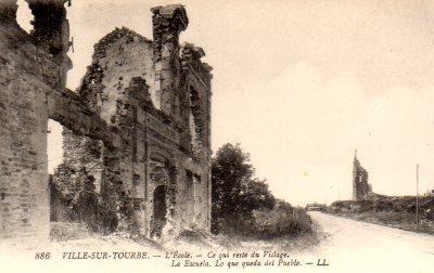 POSTAL PV07977: L'Ecole - Ce qui reste du Village, Ville-sur-Tourbe