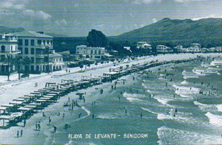 POSTAL PV07929: Playa de Levante en Benidorm (ver descripcion)