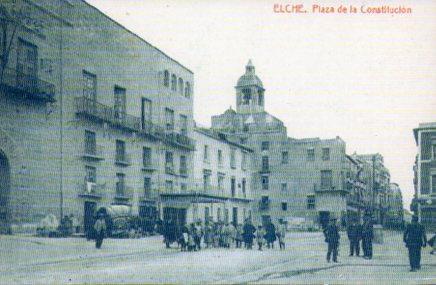 POSTAL PV07932: Vista parcial Plaza de la Constitucion en Elche, Alicante (ver descripcion)