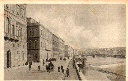 POSTAL PV08646: Lung'Arno Amerigo Vespucci col Ponte alla Carraia, Firenze