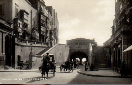 POSTAL PV08590: Entrance of Valleta, Malta