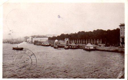 POSTAL PV08417: La Neva & le jardin, St. Petersbourg