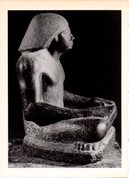 LAMINA V32328: Estatua de un escriba de la V dinastia