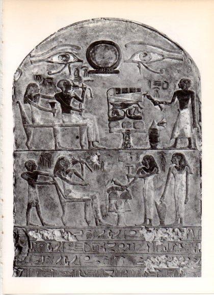 LAMINA V32313: Estela egipcia decorada con motivos funerarios en trasera Esculturas de Abu Simbel