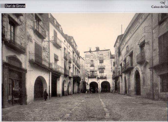 LAMINA V31621: La Plaça de Castello d'Empuries