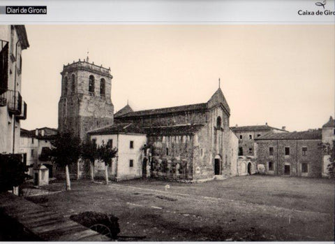LAMINA V31616: Plaça i Monestir de Sant Pere, Besalu