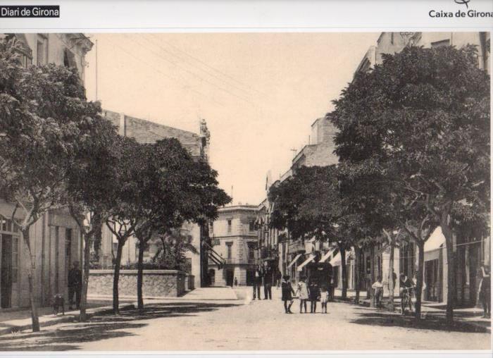 LAMINA V31551: Carrer Prat de la Riba, Figueres
