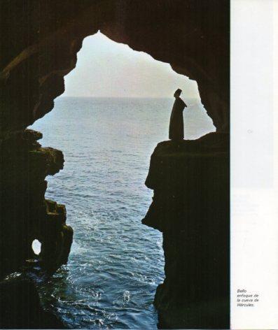 LAMINA V33270: Cueva de Hercules en Tanger